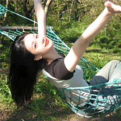 沙滩上的夏娃